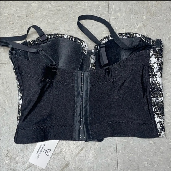 Windsor Black & White Corset Too - Picture 2 of 2